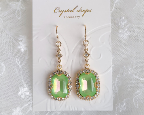 ★【ピアス】ビジュー×カーブチャーム グリーン 緑 華奢 ☆【ピアス】ビジュー×カーブチャーム グリーン 緑 華奢 アンニュイな