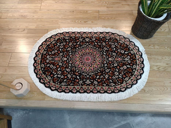 商談中】ペルシャ絨毯 クム産 シルク 手織り絨毯 楕円形 91Φ58cm