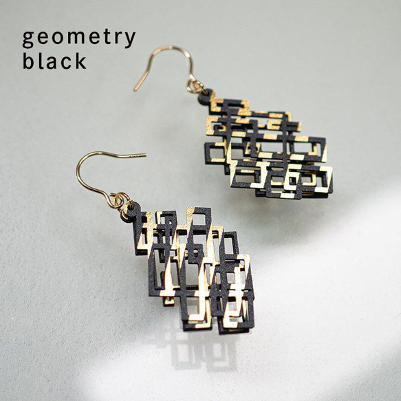 紙の耳飾り karupi 『geometry』black 1枚目の画像
