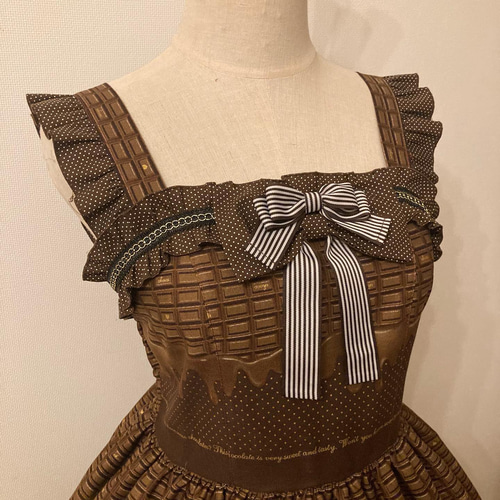 〜10月末限定⭐タグ付き新品未使用未試着 フリルワンピース チョコレート茶色 PINK HOUSE（ピンクハウス）の「【PINK HOUSE×misako aoki】strawberry