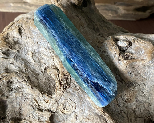 カイヤナイト原石4.1キロ鑑賞石石置物オブジェインテリア