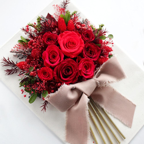 『10/6まで限定値下げ』当日写真あり プリザーブドフラワー ブーケ ピンク紫赤 還暦のお祝いにも》赤いブーケinフレーム／プリザーブドフラワー