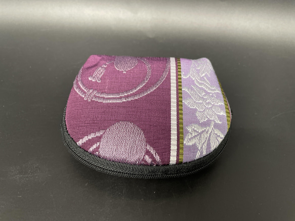 本場筑前博多織オリジナル丸ポーチ　ひょうたん　花模様　絹100% 紫　薄ピンク 2枚目の画像