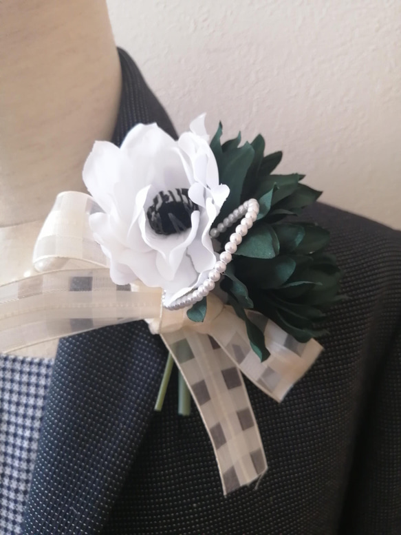 ラッピング付き♡春を知らせるアネモネたちの花束コサージュ　~フランスリボンを添えて～　入学式　卒業式　式 1枚目の画像
