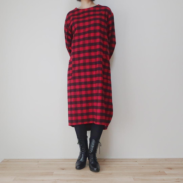 橡膠下擺便於行走❣️ 來自秋季的拉絨棉氣球袖連衣裙（免費/紅黑格紋） 第12張的照片