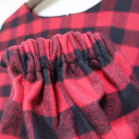 橡膠下擺便於行走❣️ 來自秋季的拉絨棉氣球袖連衣裙（免費/紅黑格紋） 第6張的照片