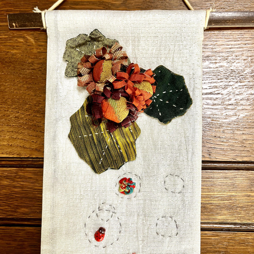和布のタペストリー 古布帯の壁掛け お花の壁掛け タペストリー