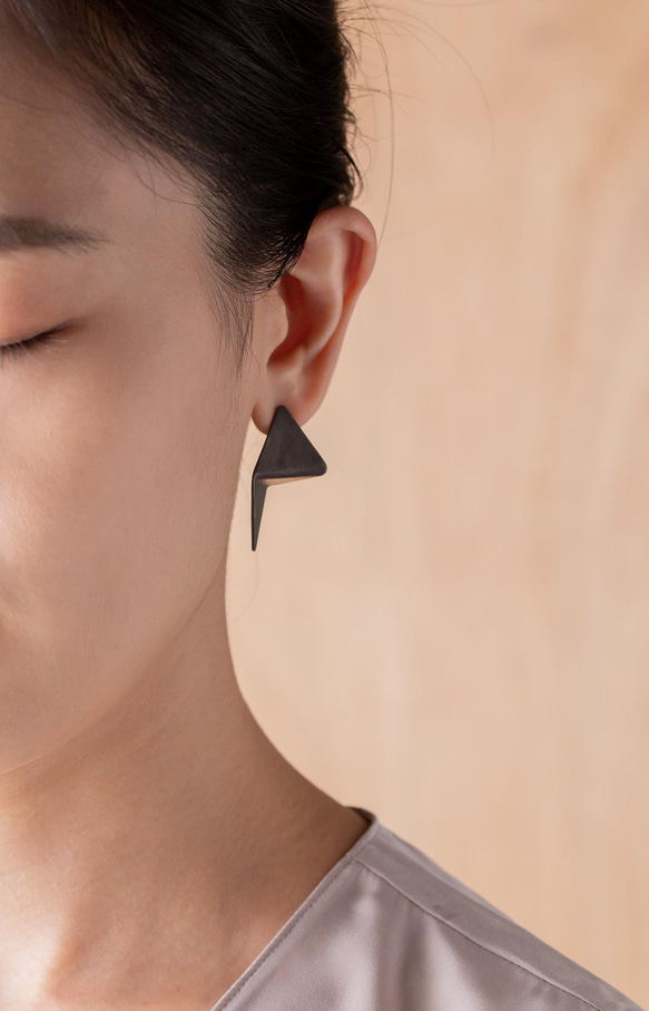 Minimalism 低限主義 地景耳環4號 Sculptural Earring No.4 第6張的照片