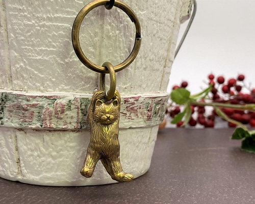 SATURNO イタリア製 シルバーキーホルダー ぶらさがり猫 アクセサリー