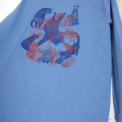 【シルク印刷】長袖Tシャツ(袖リブ)・とりねこ2版：メンズSサイズ(女子M対応サイズ) くすみ青 5枚目の画像