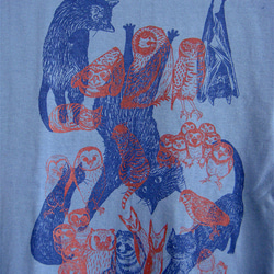 【シルク印刷】長袖Tシャツ(袖リブ)・とりねこ2版：メンズM〜Lサイズ(女子L対応サイズ) くすみブルー 2枚目の画像
