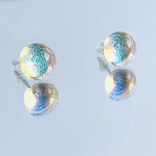No.75 【現品販売】シーグラス オーロラホロ ラメパール ピアス イヤリング オーロラのように煌めく透明ガラスの丸ピアス ピアス（スタッド