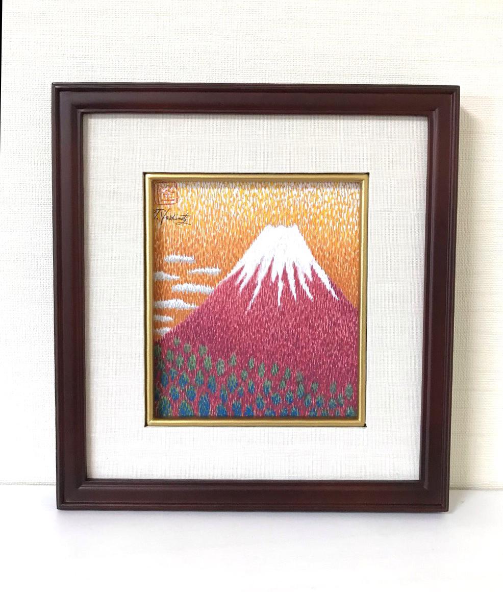【額縁付き】63×63 一点物切り絵(作者・作品名不明) 【額縁付き】63×63 一点物切り絵(作者・作品名不明)