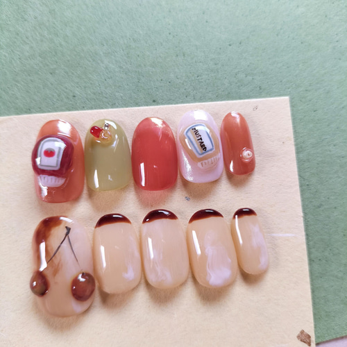 ◇片手だけのネイルチップ◇お気に入りのケチャップ&マスタード ネイル