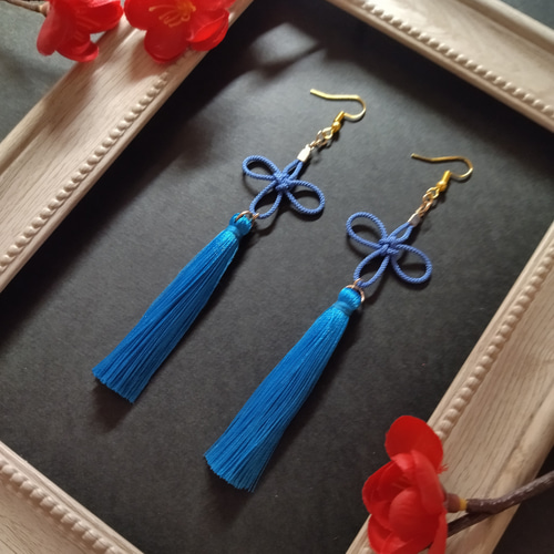 几帳結びのとタッセルのピアス(イヤリング)（薄青）【チャイナ【中華