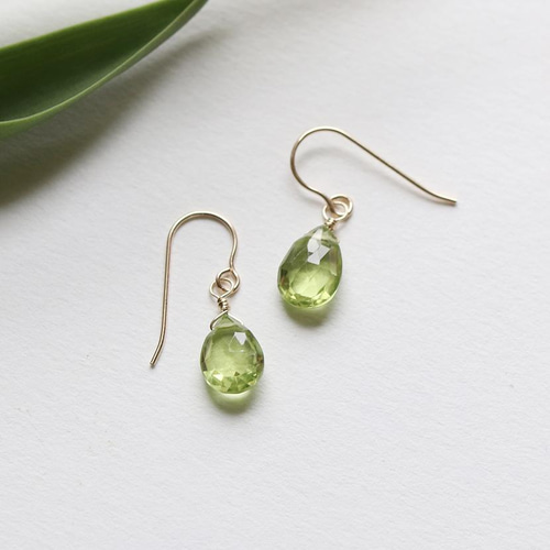 14Kgf 小さなペリドット 天然石 ピアス/イヤリング --Olive