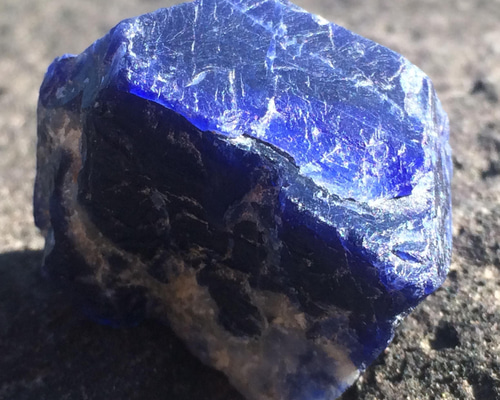 ソーダライト 原石 ソーダライト (方曹達石)原石 磨き 137g｜天然石 通販 キラリ石