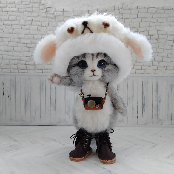 ひつじさんの帽子をかぶったねこのぬいぐるみ　羊毛フェルト　猫 8枚目の画像