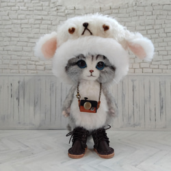 ひつじさんの帽子をかぶったねこのぬいぐるみ　羊毛フェルト　猫 2枚目の画像