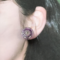 薄紫色　銀彩六角　チェコガラスボタンのイヤリング 5枚目の画像