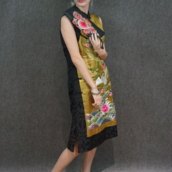エレガントでおしゃれ、アンティーク刺繍の施されたレザーのクラッチバッグ。アジアンドレスにぴったり#102 2枚目の画像