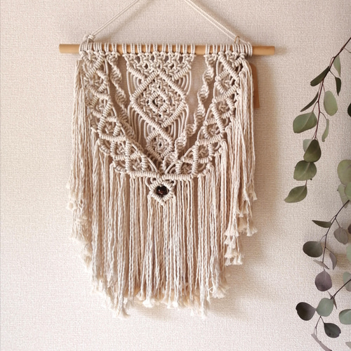 マクラメタペストリー ウッドビーズ入 タペストリー・壁掛け MOU まう