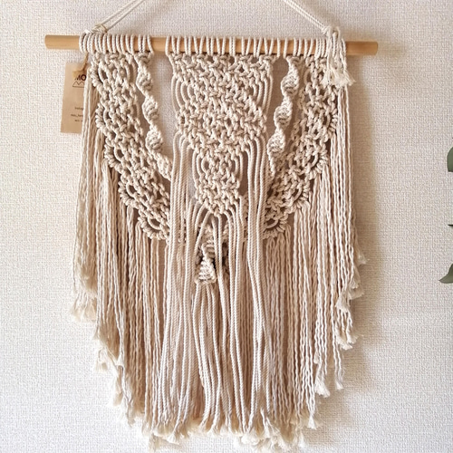 マクラメタペストリー ウッドビーズ入 タペストリー・壁掛け MOU まう
