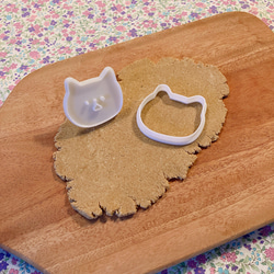 ビックリした猫クッキー型・クッキーカッター  / ぼーっとした猫型 / 猫の顔のクッキー型 / キャラクターのお菓子作り 2枚目の画像