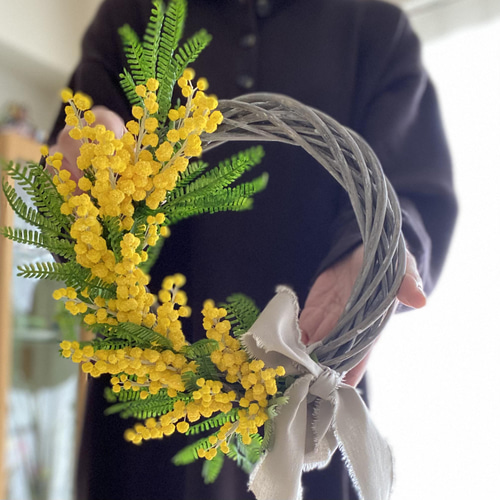 送料無料】クレイフラワー ミモザのハーフリース リース Na-Makana