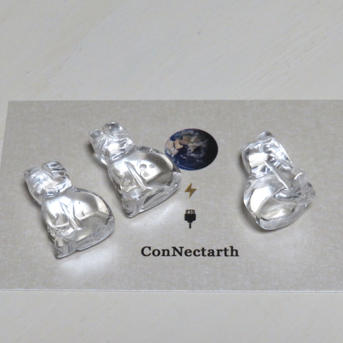 3匹の水晶ネコ 招き猫 ConNectarth 通販 13309582｜Creema(クリーマ)
