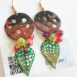 葉と木の実の切り絵ピアス/イヤリング[丸型] 4枚目の画像