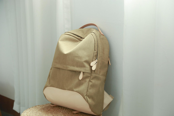 新品上市！新月真皮手作經典背包 第8張的照片