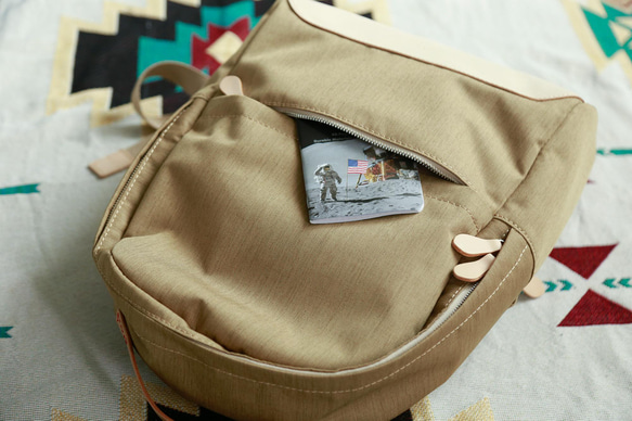 新品上市！新月真皮手作經典背包 第13張的照片