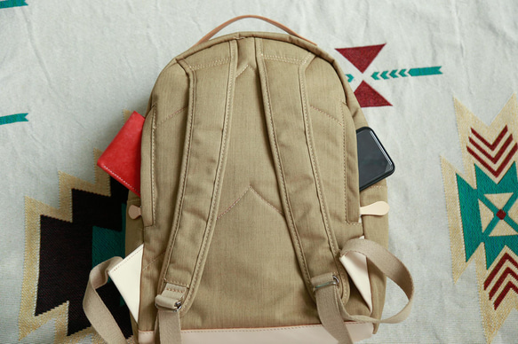 新品上市！新月真皮手作經典背包 第14張的照片