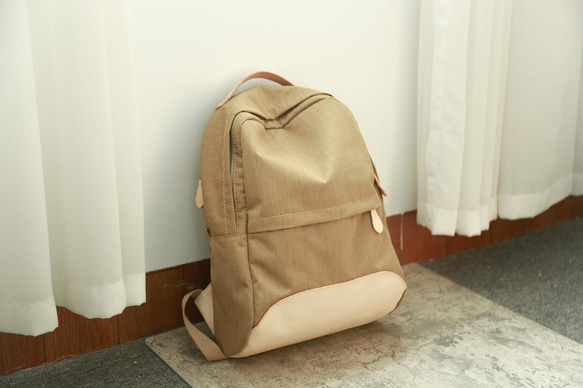 新品上市！新月真皮手作經典背包 第7張的照片