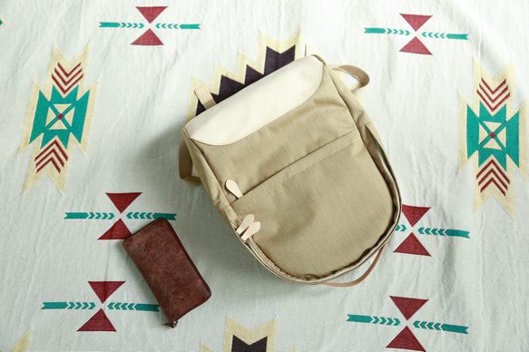 新品上市！新月真皮手作經典背包 第10張的照片