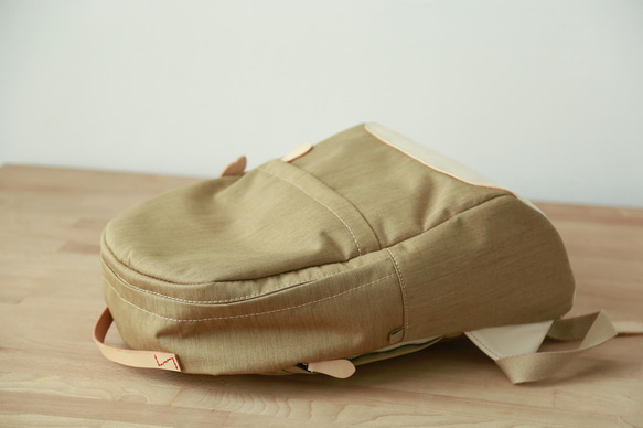 新品上市！新月真皮手作經典背包 第9張的照片