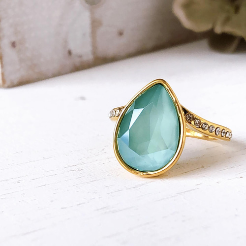 雫クリスタルミントグリーンリング】ゴールド 約13/15号 指輪・リング