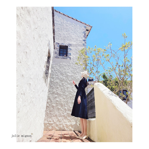 美シルエットが叶う◎】ホールガーメント 袖口パール付きワンピース