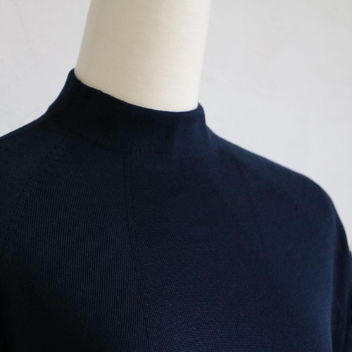 美シルエットが叶う◎】ホールガーメント 袖口パール付きワンピース