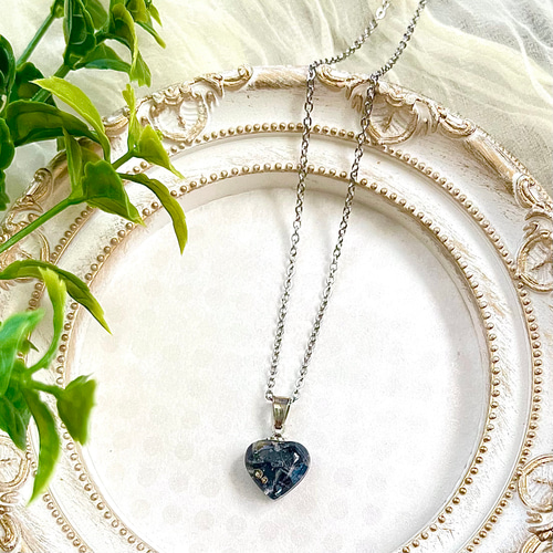 癒しのオルゴナイト❤️オニキス＋ラブラドライトのハート型♡ 癒しのオルゴナイト❤️オニキス＋ラブラドライトのハート型