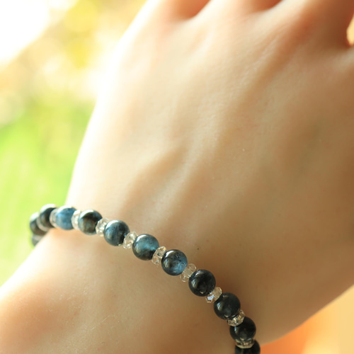 ☆プレミアムブレス☆…☆ブラックシラーアクアマリン：6ミリ＆水晶