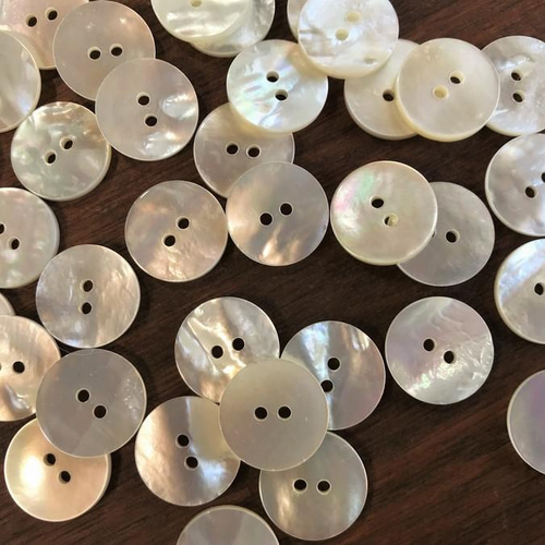 お買い得 ◇ 約18mm ◇ シェルボタン ◇ 2穴 皿型 ◇ 10ヶ入 ◇ B-No 