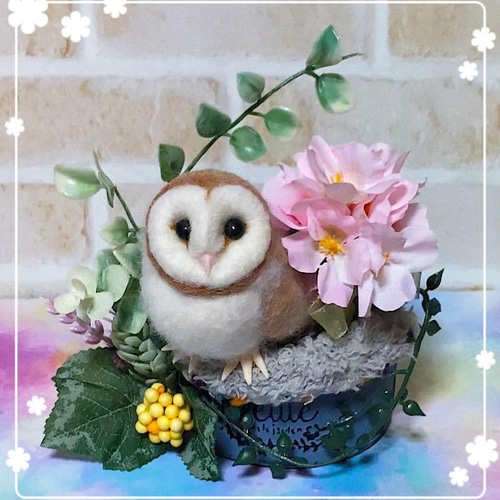 羊毛フェルト　メンフクロウ 羊毛フェルト メンフクロウブローチ ブローチ CHIRA MIRA 通販