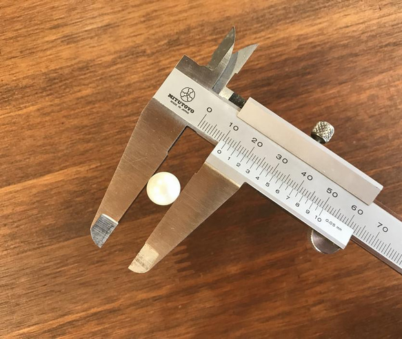 ラスト ◇ 在庫処分特価品 ◇11mm◇ パール調 プラスチックボタン ◇裏足◇ 20ヶ入 ◇ B-No,008 2枚目の画像