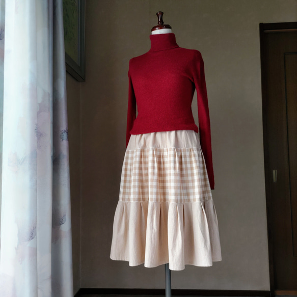 ベージュチェックのティアードスカート 8枚目の画像