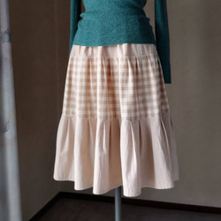 ベージュチェックのティアードスカート 4枚目の画像