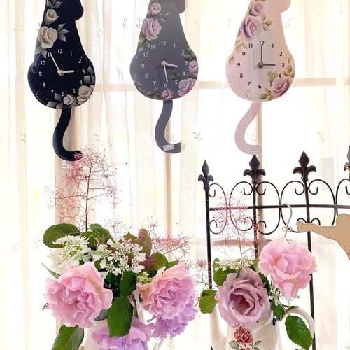 ♡しっぽが揺れる！手描きの薔薇 可愛い猫の振り子時計#ブラック