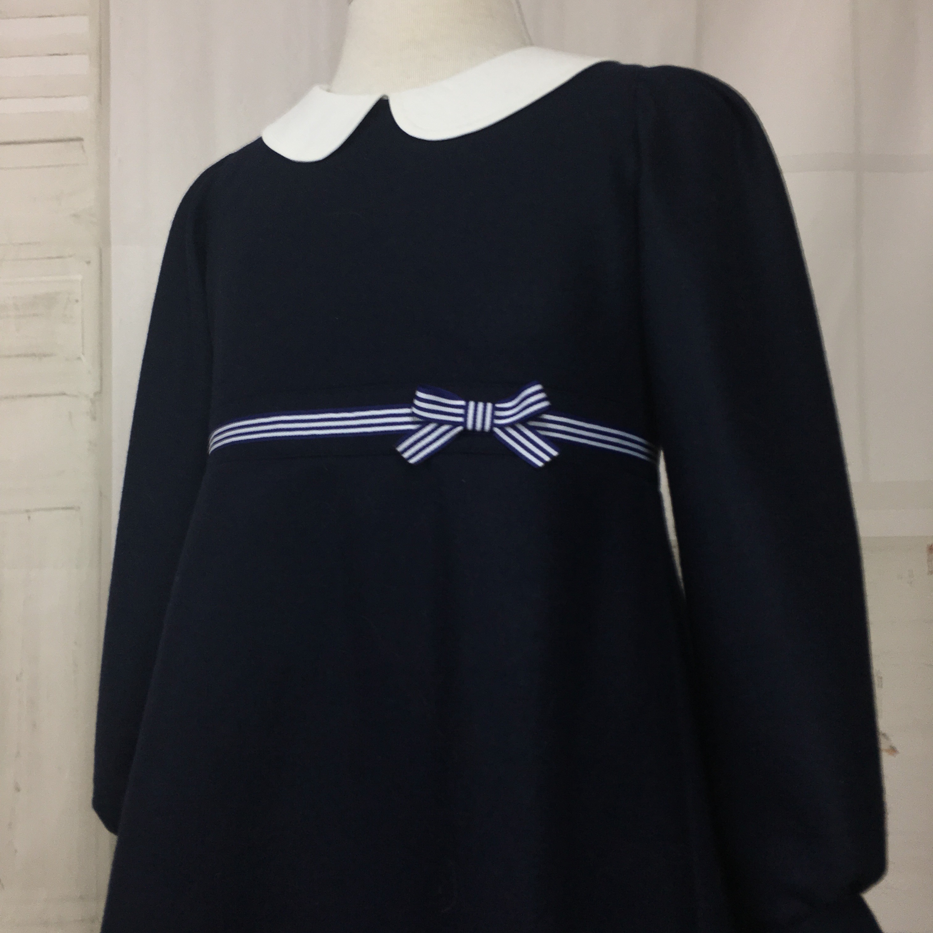 （受注用）白衿付き紺色フレアーワンピース（総裏付きです。)