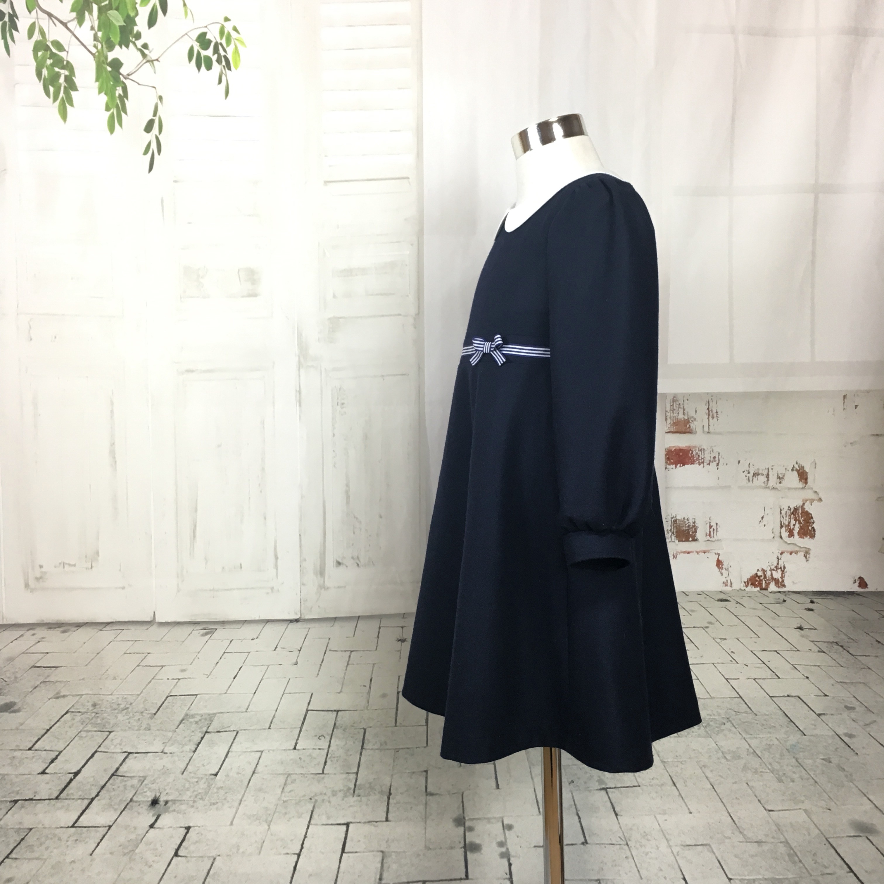 （受注用）白衿付き紺色フレアーワンピース（総裏付きです。)